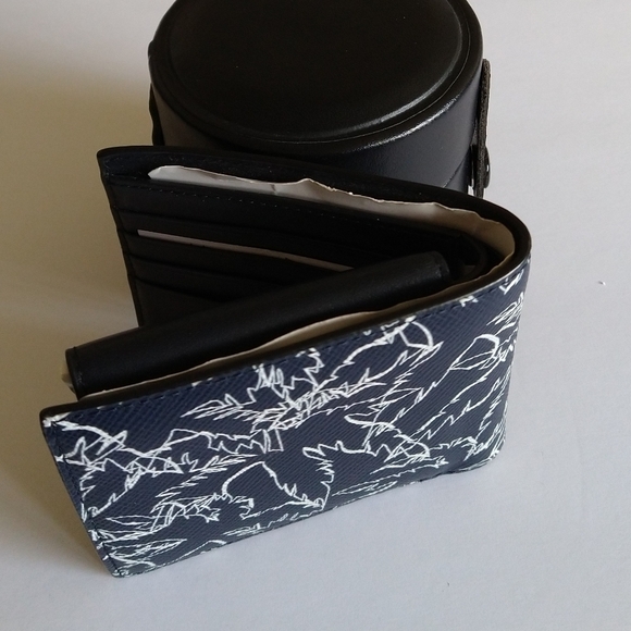 Michael Kors Billfold Black - Picture 13 of 13